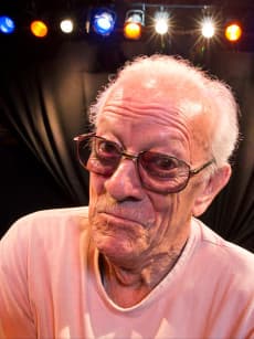 Domício Costa